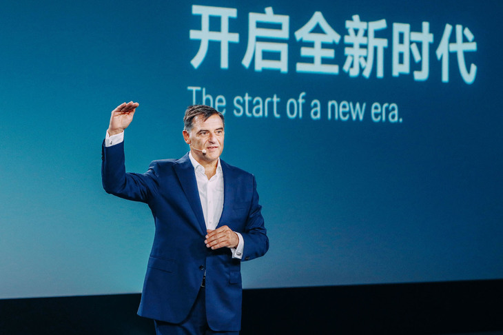 中国会場では、ポルシェの開発部門のトップであるミヒャエル・シュタイナー氏が最初にプレゼンテーションした。