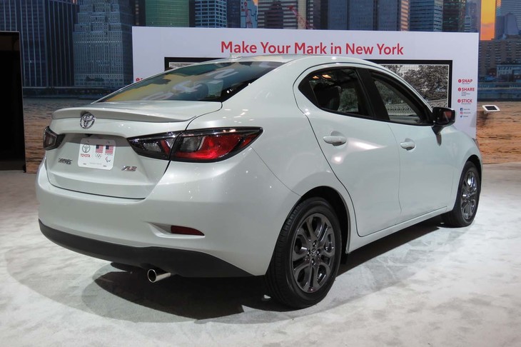 トヨタ・ヤリスセダン