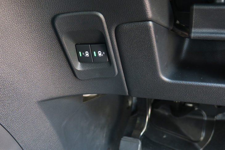 ホンダ・フリード ハイブリッド クロスター（4WD）（インテリア）