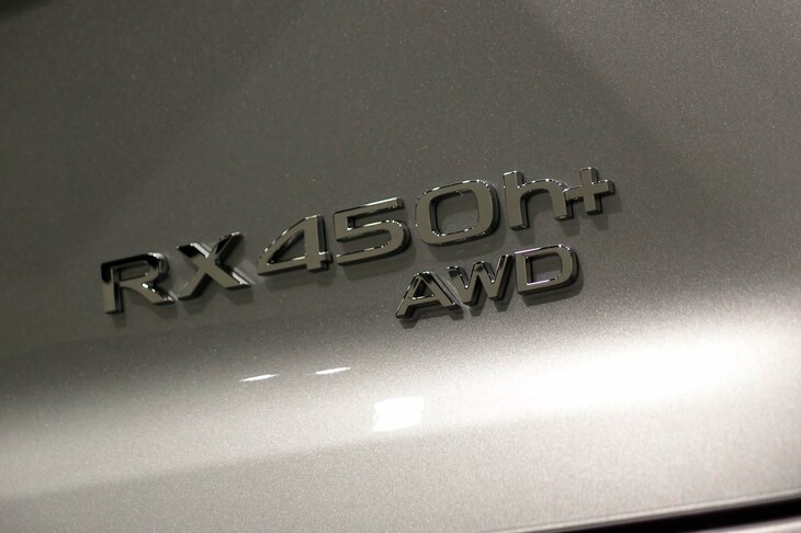 レクサスRX450h＋“バージョンL”（リアエンブレム）