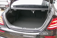 トランクルームの容量は540リッター。広々とした開口部も特徴となっている。