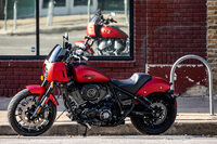 カラーリングには、今回試乗した個体の「ブラックスモーク」のほかに、「ルビースモーク」（写真）と「ステルスグレー」「スピリットブルースモーク」の全4種類が用意されている。