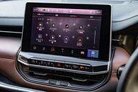 オーディオやインフォテインメントシステムを操作できる、センターコンソール中央に配置された10.1インチサイズのタッチパネルモニター。Apple CarPlayやAndroid Autoにも対応する。