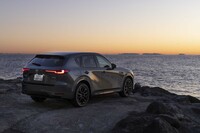 マツダのラージモデル商品群の第1弾としてデビューした「CX-60」。エンジン縦置きの新しいプラットフォームを使っている。