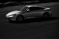 新型「プレリュード」のパワーユニットは、2リッターエンジン＋モーターのハイブリッド。決して「速い！」という類いのクルマではない。