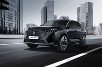 プジョー3008 GTハイブリッド ブラックエディション