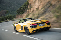 アウディR8スパイダー 5.2 FSIクワトロ（4WD/7AT）【海外試乗記】の画像