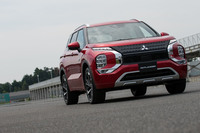 三菱アウトランダーP 7人乗り プロトタイプ