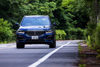 「X5 xDrive35d」のWLTCモード燃費値は12.4km/リッター。今回の試乗では、高速道路を中心に市街地と山岳路を含め300km以上を走行し、満タン法で11.4km/リッターを記録した。