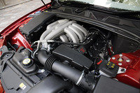 エンジンラインナップは変わらず、テスト車の243psの3リッターV6のほか、385psの5リッターV8、510psの5リッターV8スーパーチャージャーの3種類。