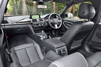 試乗車はオプションのダコタレザーシート装着車。標準のシート表皮はファブリックとなる。