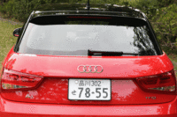 写真をクリックすると後席のシートアレンジが見られます。