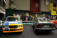 左は1976年「プジョー104ZS キット ラリー」、右は1984年「アルファ・ロメオ アルフェッタGTV6 2.5」。後者の参考価格は7900ユーロ（約94万円）。