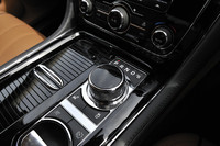 ジャガーXJ ポートフォリオ（FR/6AT）【ブリーフテスト】の画像