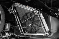 こちらは、ラジエーターとファンの写真。ボディーサイドのリアタイヤ前方におさめられている。
    