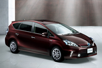 「トヨタ・プリウスα」黒がテーマの特別仕様車の画像