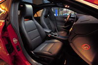 ヘッドレストが固定式となるシートのデザインも「Aクラス」に準じる。