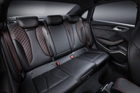 【パリモーターショー2016】アウディが最高出力400psの「RS 3セダン」を発表の画像