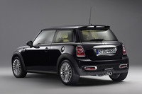 エンジンは、「クーパーS」の1.6リッターターボ（184ps）が搭載される。