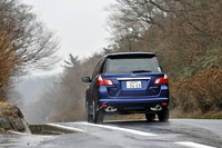 【テスト車のオプション装備】
パノラミックガラスルーフ＋リアビューカメラ付き音声認識HDDナビゲーションシステム＋クルーズパックII＋SRSサイドエアバッグ＋SRSカーテンエアバッグ＋キーレスアクセス＆プッシュスタート＝60万3750円