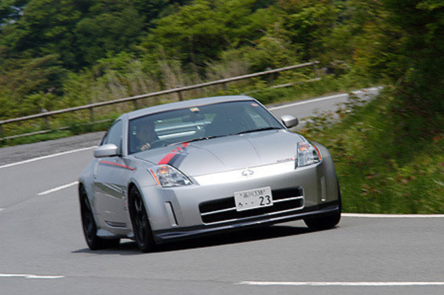 NISMO「S-tune」は、ワインディング中心のストリート走行においての、速さと快適性の追求がコンセプト。ちなみに、サーキット向けが「R-tune」。ロードゴーイングカーとして、世界トップクラスの速さと耐久性を目指すのが「Z-tune」と位置づけられる。
