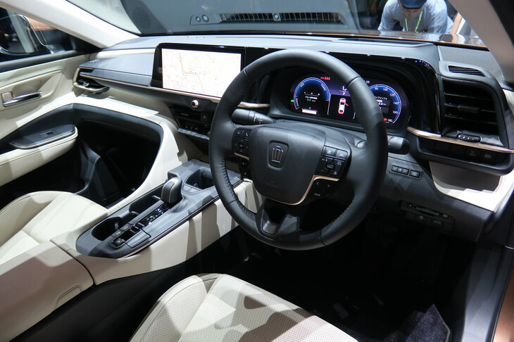 トヨタ・クラウン クロスオーバー（インストゥルメントパネルまわり）