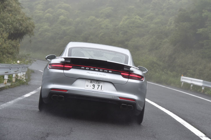 ポルシェ・パナメーラ ターボ