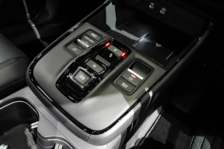 ホンダCR-V e：HEV RSブラックエディション（センターコンソール）