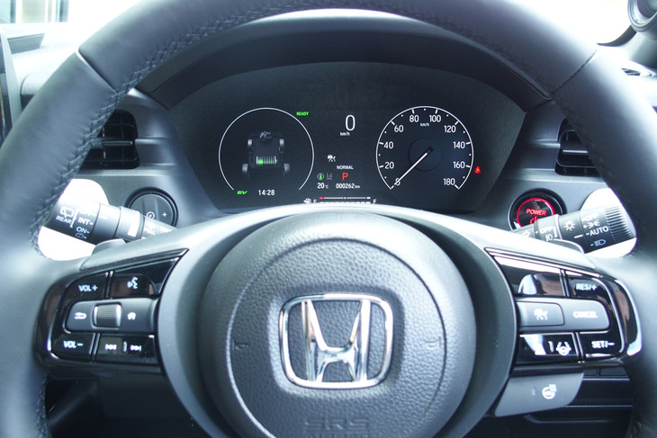 ホンダ・ヴェゼルe：HEV Z PLaYパッケージ（メーターパネル）