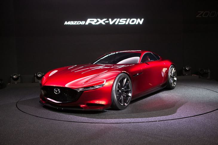 マツダが2015年の東京モーターショーで公開したロータリースポーツのコンセプトカー「RX-VISION」。