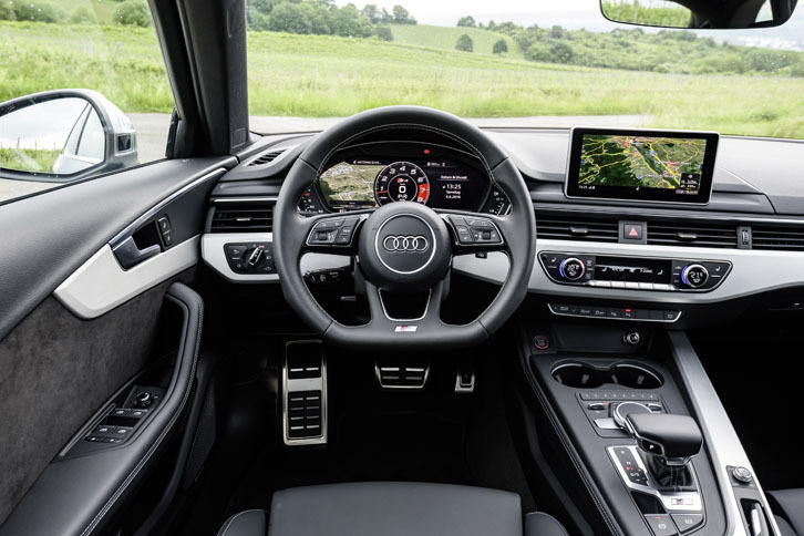 アウディS4アバント（インテリア）