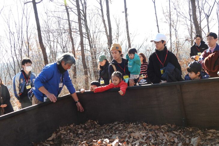 こちらは枯れ葉を集めて腐葉土をつくっているところ。こうしていると、勝手にカブトムシやクワガタが卵を産みに来るという。