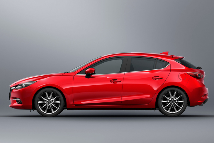 次いで「マツダ・アクセラスポーツ」。ちなみに、このクルマが3台中、最も全長とホイールベースが長い。