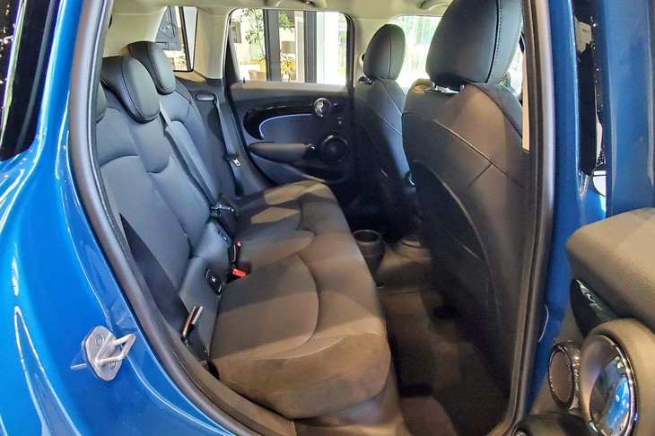 MINIクーパーSD 5ドア（リアシート）