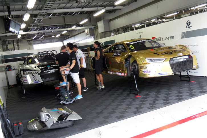 GTアジアシリーズにはさまざまなメーカーの車両が参戦している。こちらは日本のSUPER GTなどでもおなじみの「アウディR8 LMS GT3」。