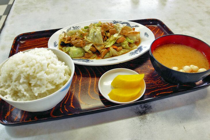 「二本松バイパスドライブイン」でいただいたスタミナ定食。やっぱり、どこへ出かけてもこういうゴハンはやめられませんな。