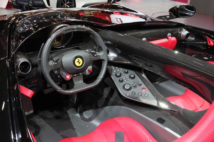 フェラーリ・モンツァSP2（コックピット周辺部）