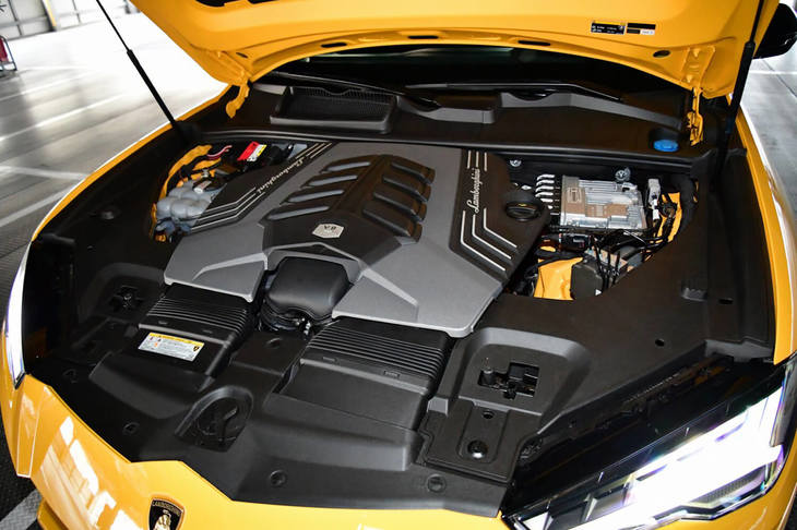 「ウルス」の4リッターV8ツインターボエンジン。