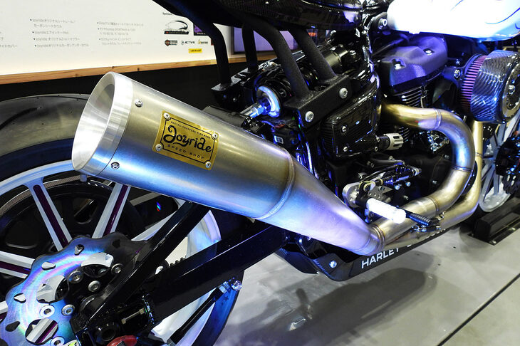 JOYRIDE SPEED SHOPの手になる「ハーレーダビッドソン・ローライダーST」。