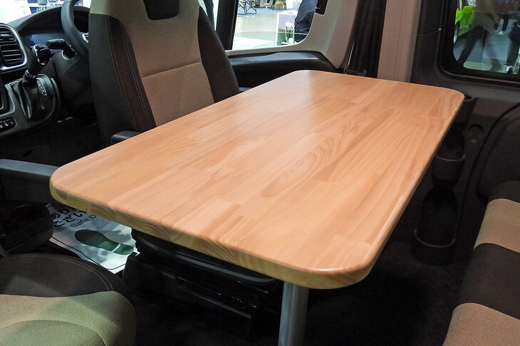 フィアット・デュカト クルーキャブテラス（2024年）／ホワイトハウス