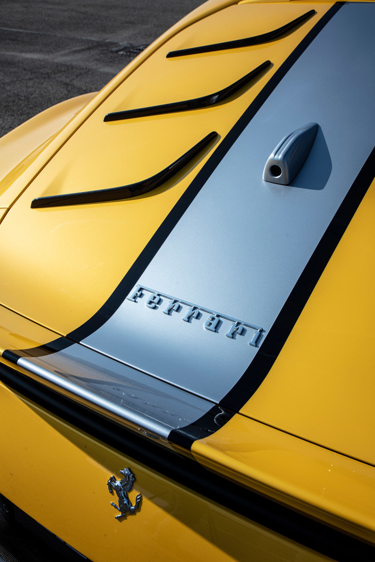 販売台数は「812コンペティツィオーネ」が999台、「812コンペティツィオーネA」が599台の限定。ともに、すでに完売となっている。