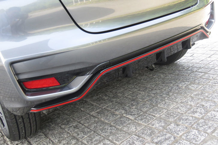 ホンダ・フィットRS Honda SENSING（リアバンパー）