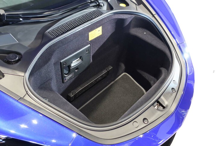 マクラーレン・アルトゥーラ スパイダー（ラゲッジルーム）