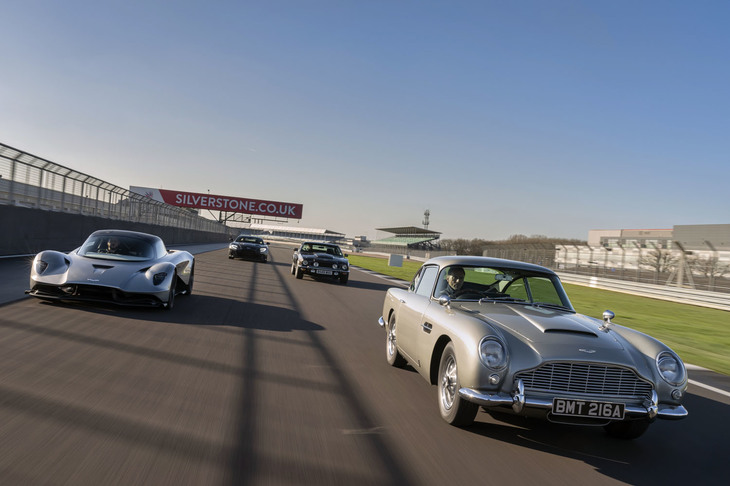 2020年11月20日に日本でも公開されることが決まった『007 ノー・タイム・トゥ・ダイ』に“出演”するボンドカー。過去の作品にも出てきた「DB5」「V8」に加え、「DBSスーパーレッジェーラ」、さらには「ヴァルハラ」も登場するらしい。