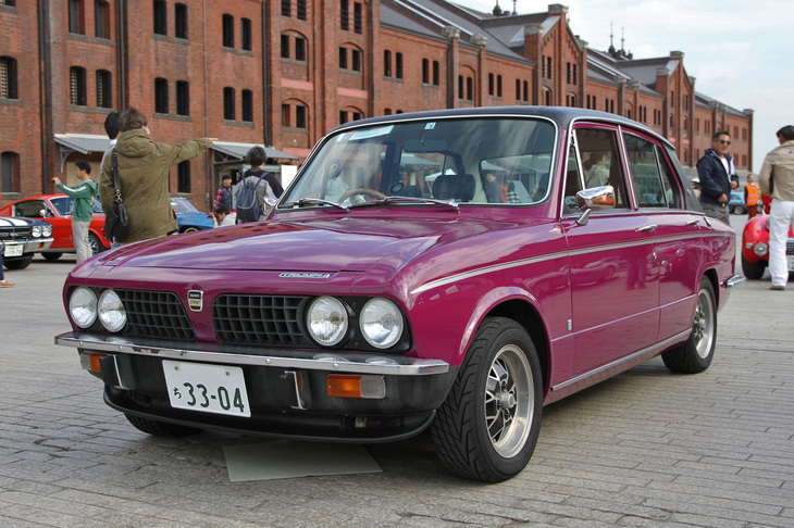 「トライアンフ・ドロマイト スプリント」。1965年にデビューしたトライアンフ初のFF車「1300」由来のボディーを持つFRサルーン、ドロマイトに1973年に追加された、2リッター直4 SOHC 16バルブエンジンを積んだスポーツサルーン。ツーリングカーレースでも活躍した。