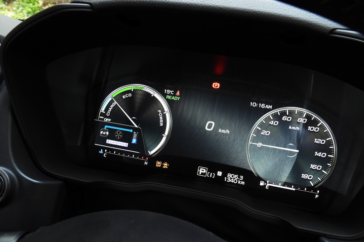 スバル・フォレスター プレミアムS：HEV EX（12.3インチフル液晶メーター）