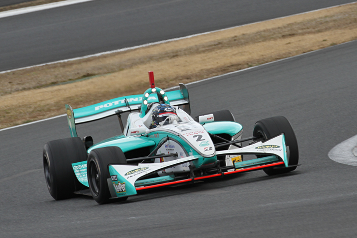 2012年のフォーミュラ・ニッポンで、中嶋一貴が自身初となる全日本選手権のタイトルを獲得した「ペトロナス・トムスFN09」。車体はワンメイクであるスイフト製FN09で、エンジンはトヨタ製3.4リッターV8。