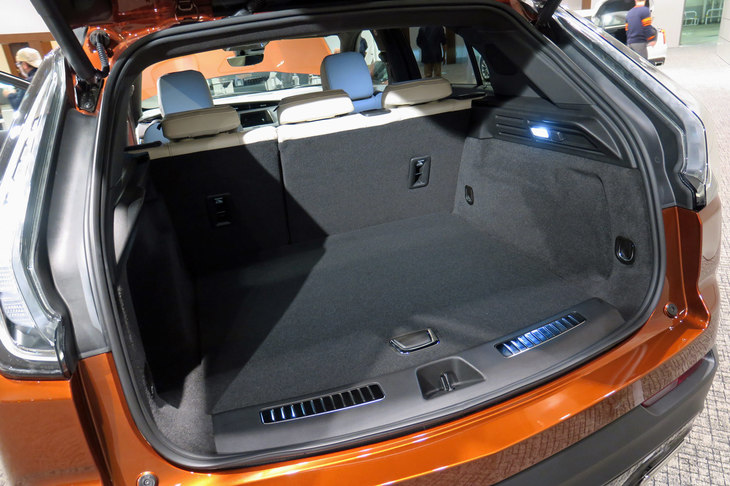 キャデラックXT4スポーツ（ラゲッジスペース）