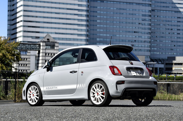 JC08モードの燃費値は13.1km/リッター。今回の試乗では274.0km走行し、満タン法で8.5km/リッターを記録した。