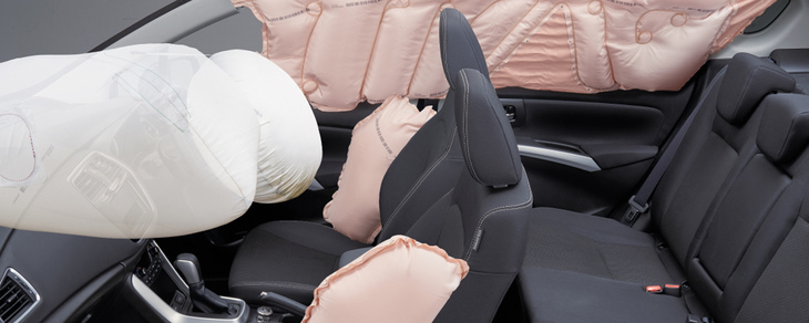 今回の仕様変更で、新たにフロントシートSRSサイドエアバッグとSRSカーテンエアバッグを標準化。安全装備を充実させている。